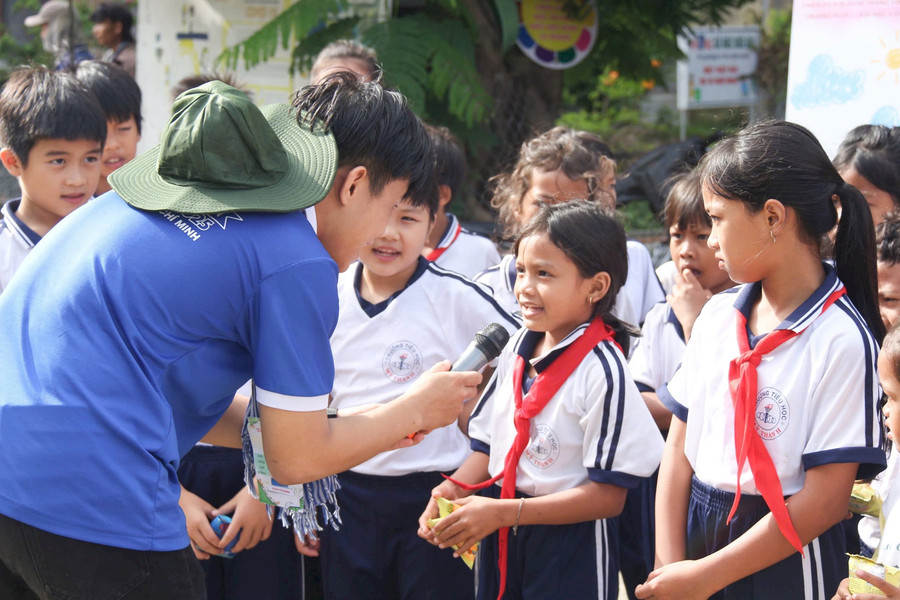 Chiến dịch "Blouse trắng" tình nguyện Mùa hè xanh 2025