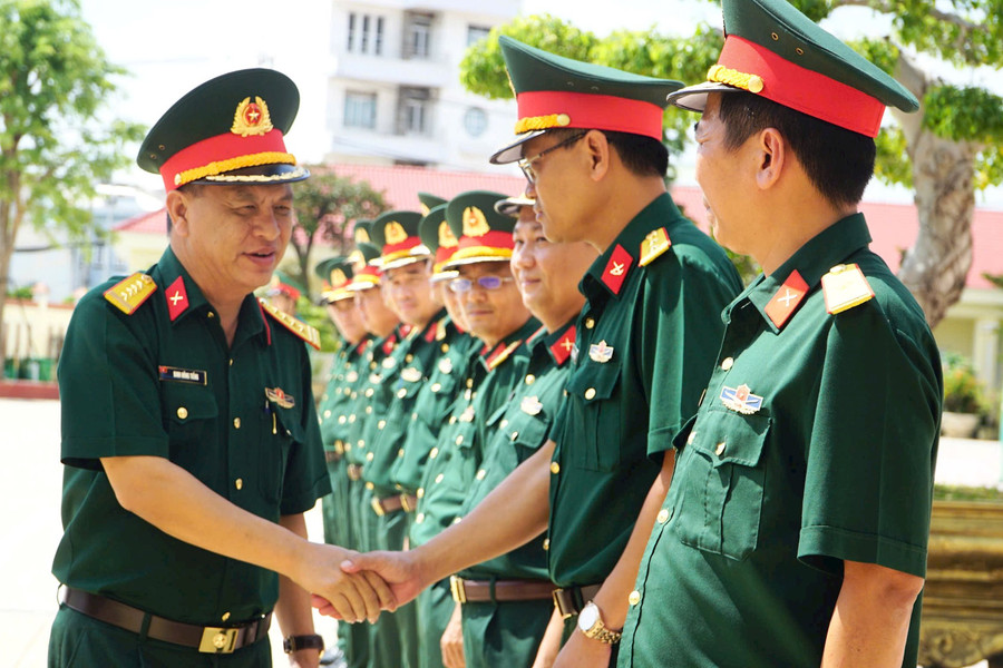 Quyết tâm thực hiện thắng lợi nhiệm vụ quân sự, quốc phòng