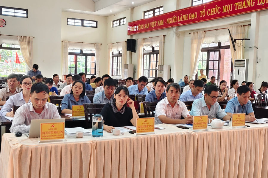Xã Cát Tiên lấy ý kiến góp ý dự thảo báo cáo chính trị trình Đại hội lần thứ I