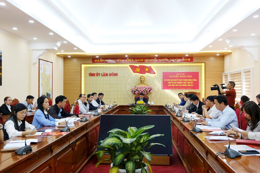 Văn phòng Tỉnh ủy Lâm Đồng xây dựng đoàn kết, bảo đảm thực hiện tốt nhiệm vụ