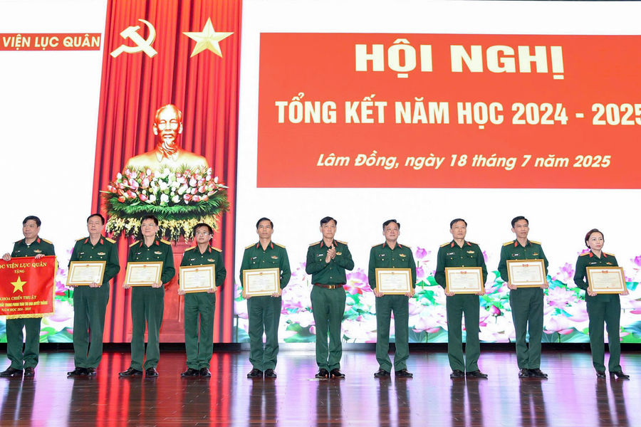 Học viện Lục quân hoàn thành tốt nhiệm vụ năm học 2024 - 2025