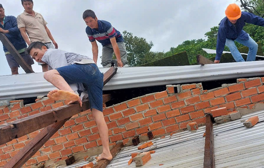 Lâm Đồng: Mưa lớn, dông lốc gây thiệt hại tại nhiều khu vực