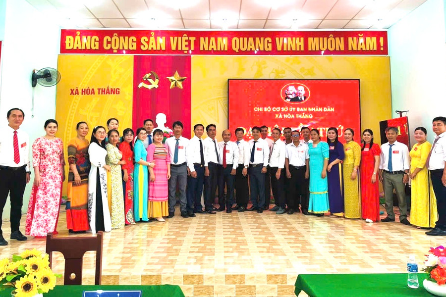 Xã Hòa Thắng: Đại hội Chi bộ cơ sở UBND xã lần thứ I