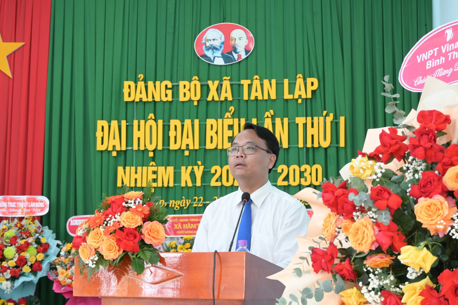 Phó Bí thư Tỉnh ủy Lâm Đồng Đặng Hồng Sỹ dự Đại hội Đảng bộ xã Tân Lập lần thứ I