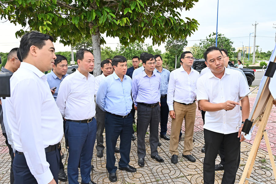 Bí thư Tỉnh ủy Lâm Đồng Y Thanh Hà Niê Kđăm khảo sát các dự án năng lượng, du lịch