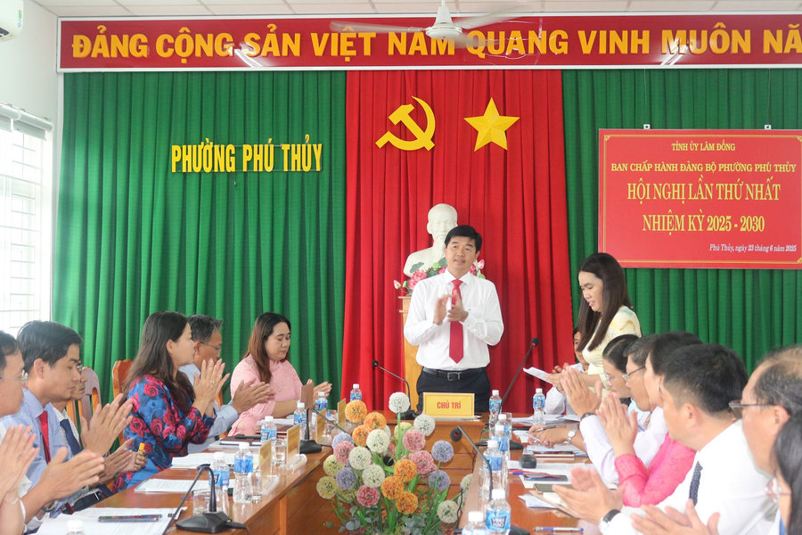 Phát huy lợi thế du lịch, thương mại, dịch vụ