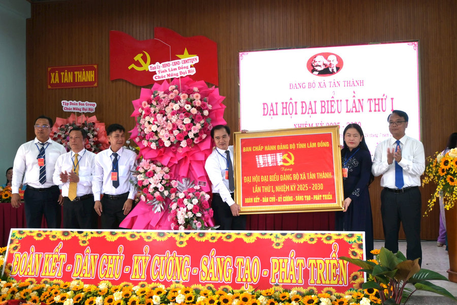 Phó Bí thư Tỉnh ủy Lâm Đồng Đặng Hồng Sỹ: Phát huy tối đa tiềm năng để đưa xã Tân Thành trở thành điểm du lịch trọng điểm của tỉnh