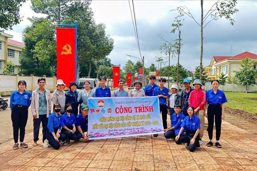 Hướng đến tăng tỷ trọng thương mại - dịch vụ