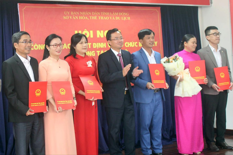 Sở VHTT&DL Lâm Đồng công bố các quyết định về công tác cán bộ