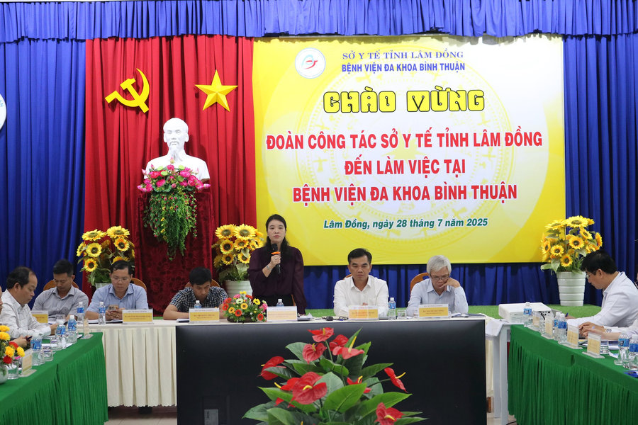 Sở Y tế Lâm Đồng làm việc với các đơn vị y tế trực thuộc