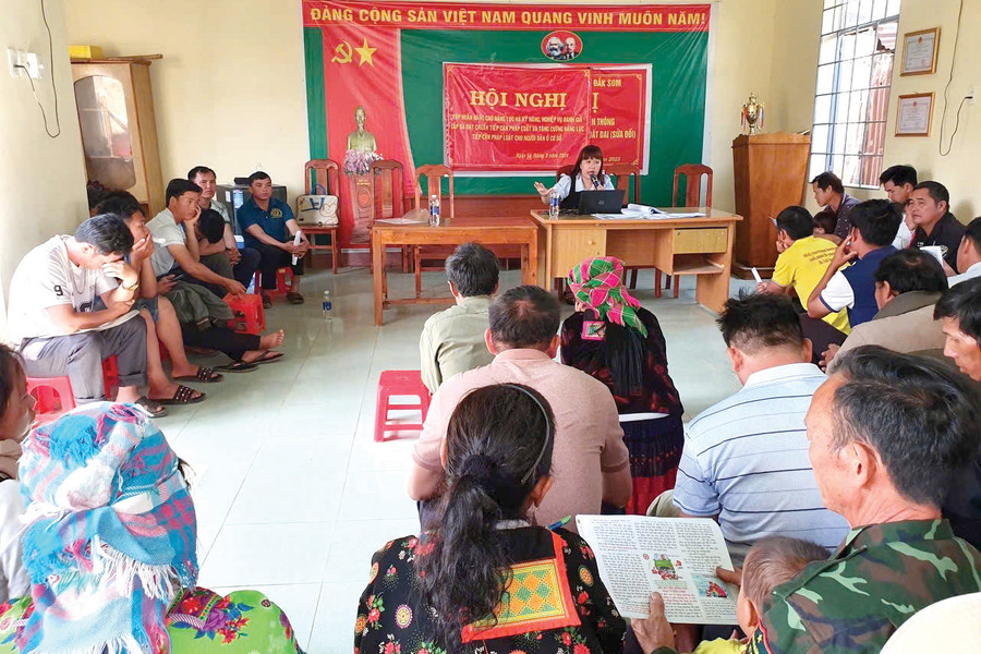 Đẩy mạnh tuyên truyền, phổ biến pháp luật trong vùng đồng bào dân tộc thiểu số
