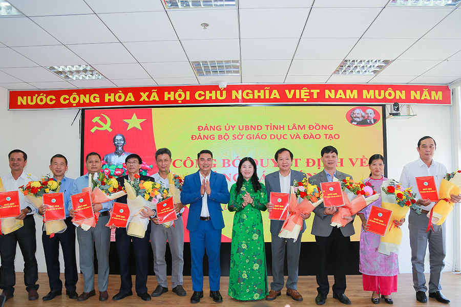 Sở GDĐT Lâm Đồng công bố các quyết định về công tác tổ chức và cán bộ