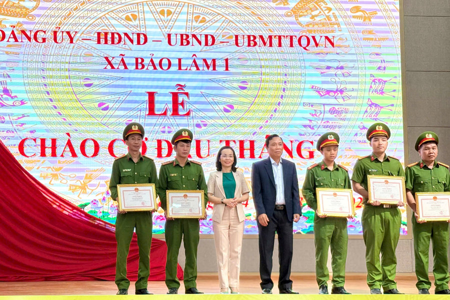 Khen thưởng đột xuất lực lượng Công an xã Bảo Lâm 1, tỉnh Lâm Đồng