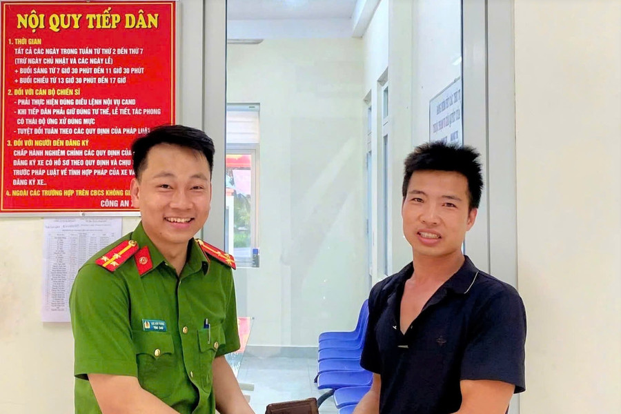 Lâm Đồng: Bí thư Chi bộ Tổ dân phố trao trả lại tài sản cho người đánh rơi