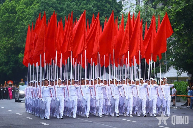 Tổ chức "Chương trình nghệ thuật đặc biệt" và nhiệm vụ "Diễu hành, xếp hình nghệ thuật tại Lễ diễu binh, diễu hành"