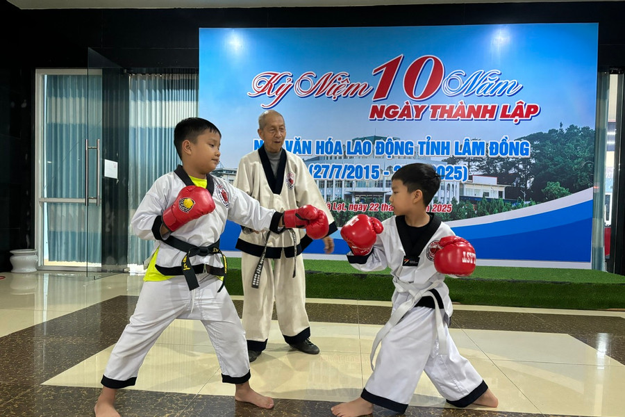 Võ sư U90 truyền võ đạo cho thế hệ trẻ