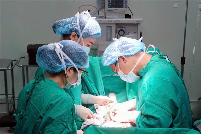 Bệnh viện Hoàn Mỹ Đà Lạt mời chuyên gia phẫu thuật nội soi phụ khoa