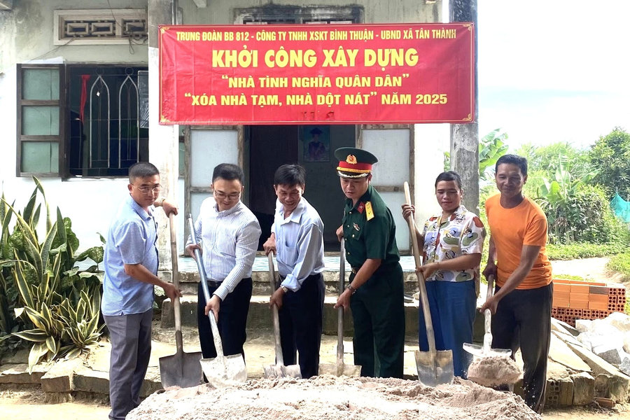 Xây “Nhà tình nghĩa Quân – Dân” cho gia đình bà Thông Thị Buôn