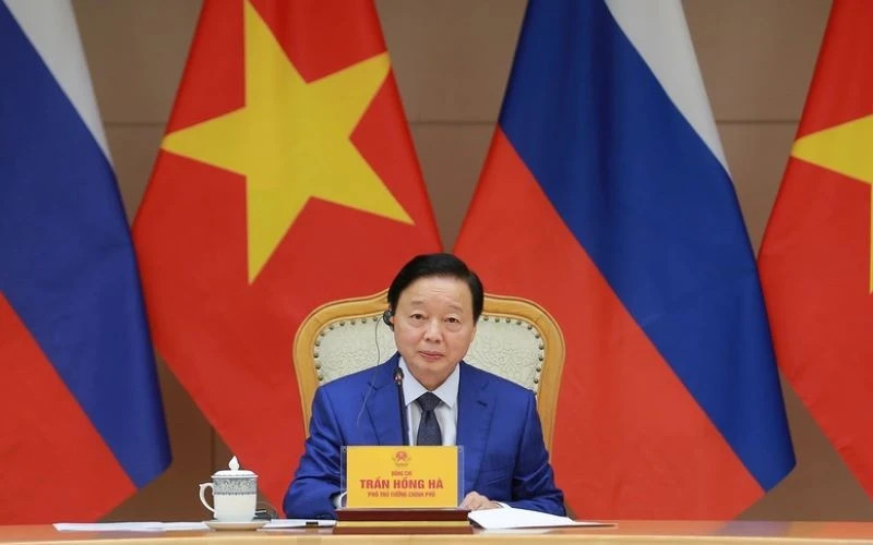 Phó Thủ tướng Trần Hồng Hà điện đàm với Phó Thủ tướng Nga Dmitry Chernyshenko