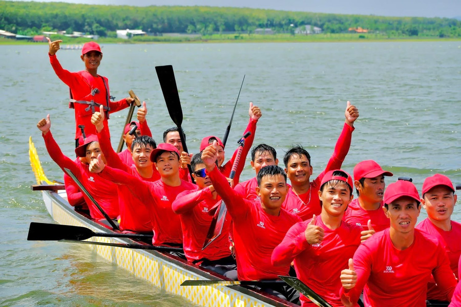 Lâm Đồng giành huy chương vàng đua thuyền truyền thống 200m thuyền nam