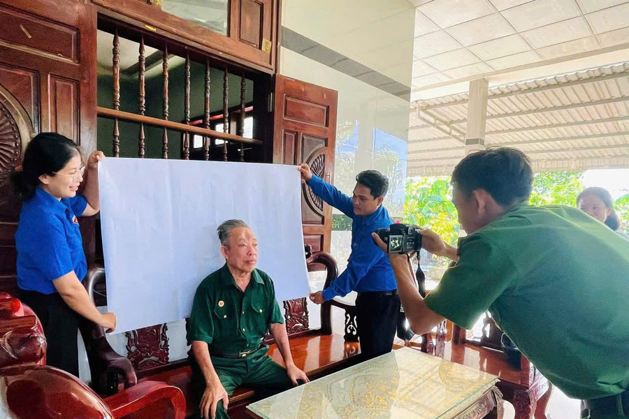 Đổi thẻ đảng viên gắn chíp - bước chuyển mình số hóa công tác Đảng