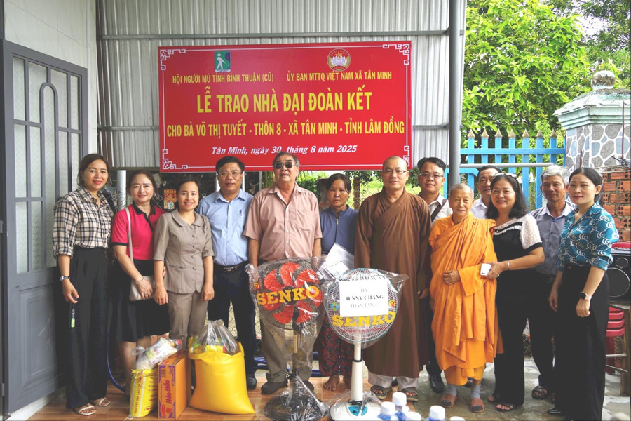 Trao nhà Đại đoàn kết nhân dịp Quốc khánh 2/9
