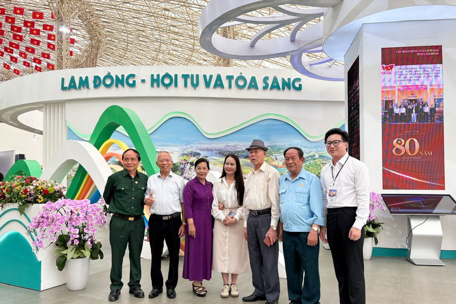 Cựu chiến binh Lâm Đồng tự hào trong ngày hội non sông