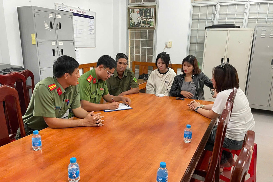 Công an hỗ trợ người dân nhận lại 30 triệu đồng chuyển khoản nhầm
