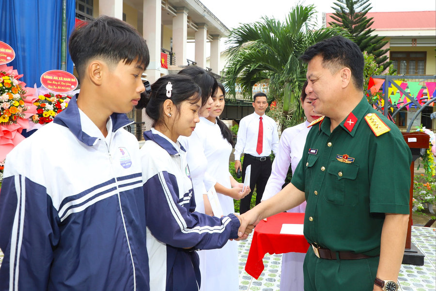 Trường THPT Trần Phú khai giảng năm học mới