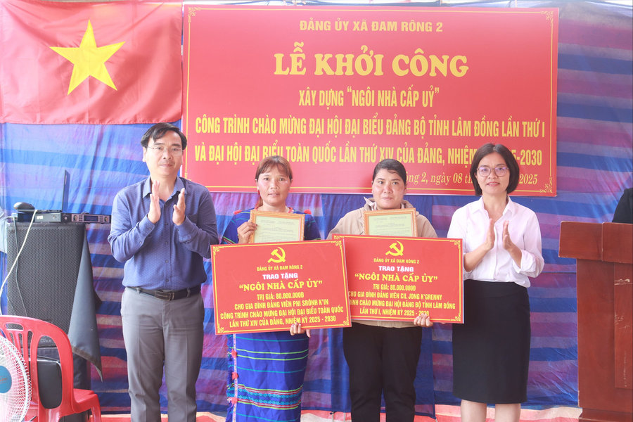 Ấm áp nghĩa tình “Ngôi nhà cấp ủy”