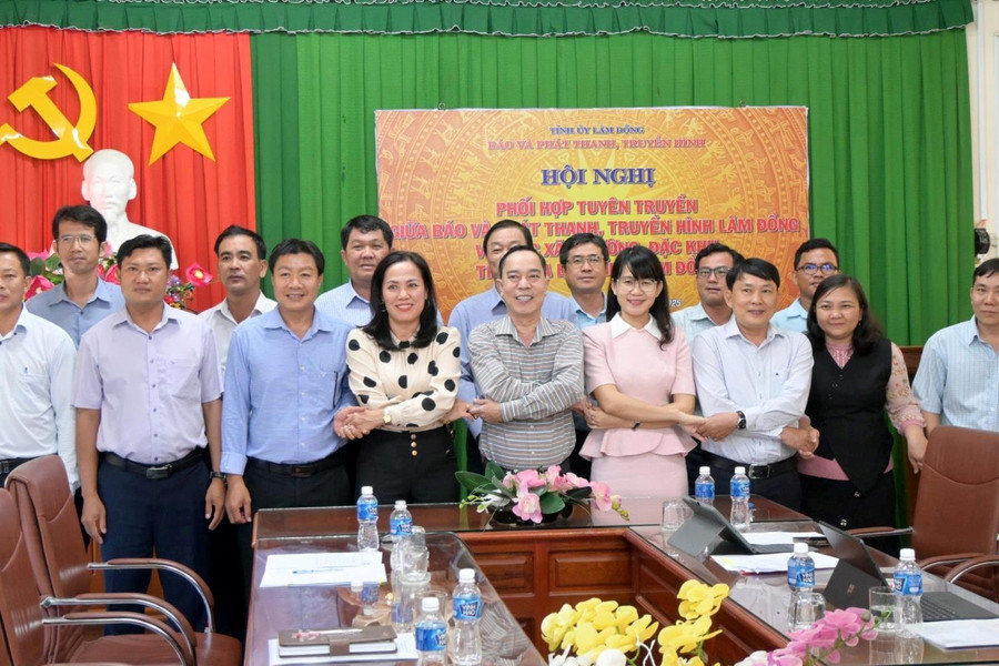 Báo và PTTH Lâm Đồng ký kết phối hợp công tác thông tin tuyên truyền với các địa phương