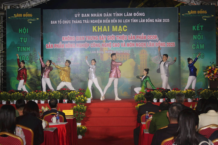 Khai mạc không gian giới thiệu sản phẩm OCOP và món ngon Lâm Đồng