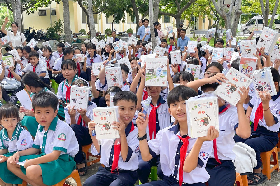 Hỗ trợ những hoàn cảnh  khó khăn tại Vĩnh Hảo và Tà Năng
