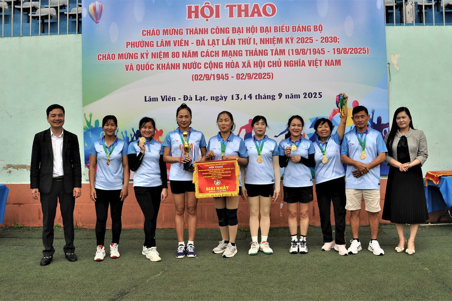 Trao 3 bộ huy chương tại Hội thao phường Lâm Viên – Đà Lạt