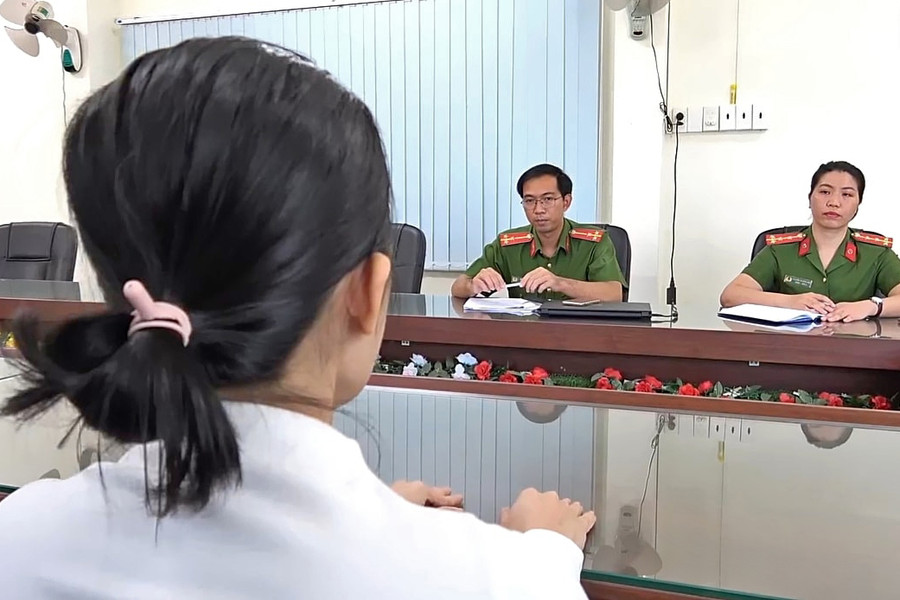 Nạn nhân bóc trần bẫy "việc nhẹ lương cao” ở Campuchia