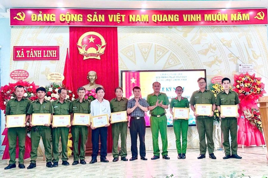 Người tận tụy bảo vệ an ninh thôn, xóm ở Tánh Linh