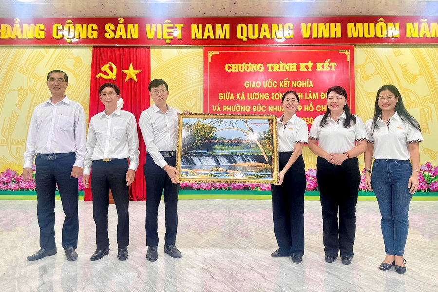 Kết nghĩa hợp tác cùng hướng tới phát triển bền vững