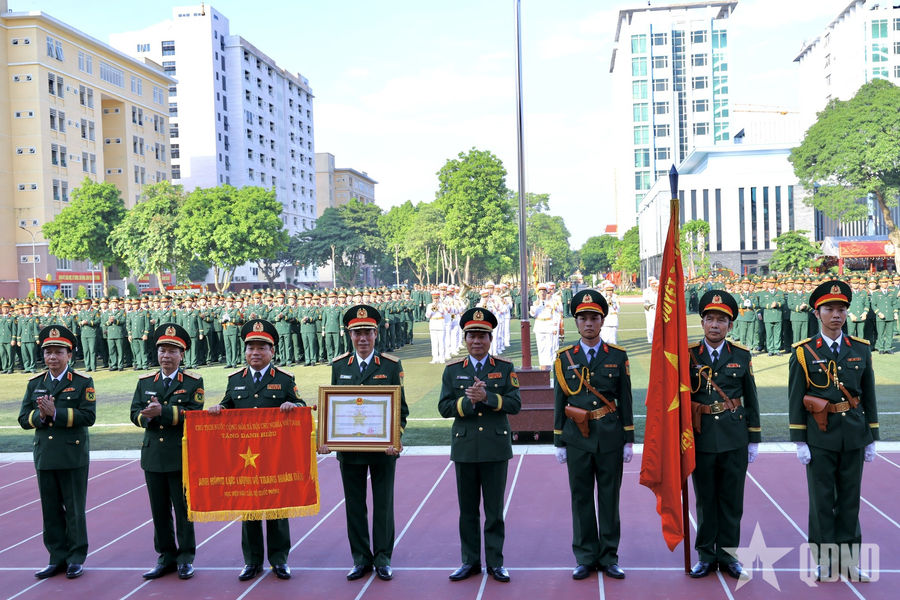 Học viện Hậu cần tổ chức Lễ đón nhận danh hiệu Anh hùng Lực lượng vũ trang nhân dân và khai giảng năm học mới