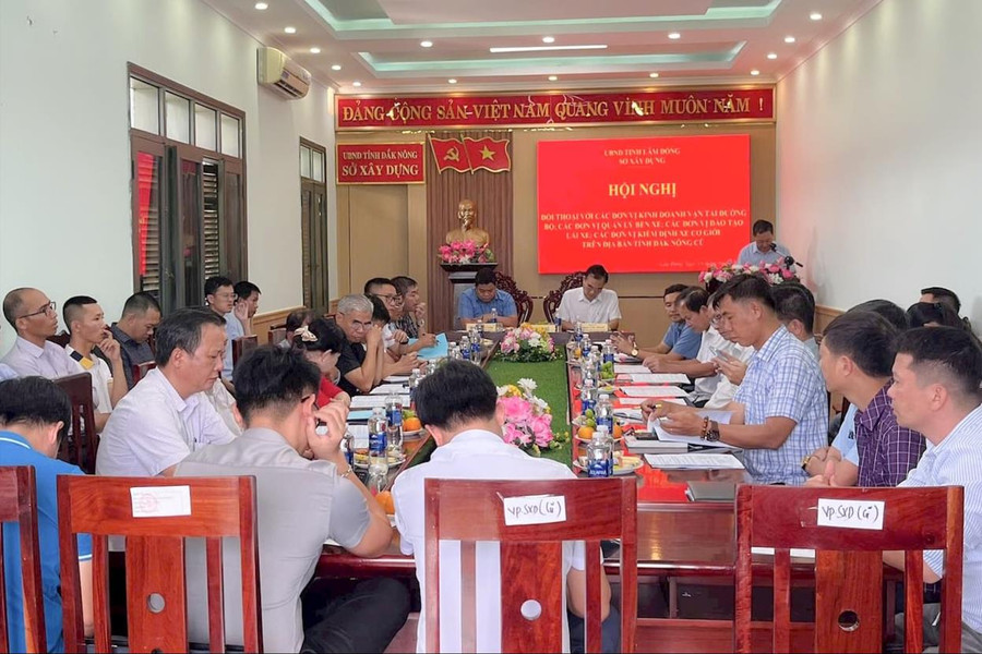 Đối thoại với các đơn vị kinh doanh vận tải phía Tây Lâm Đồng