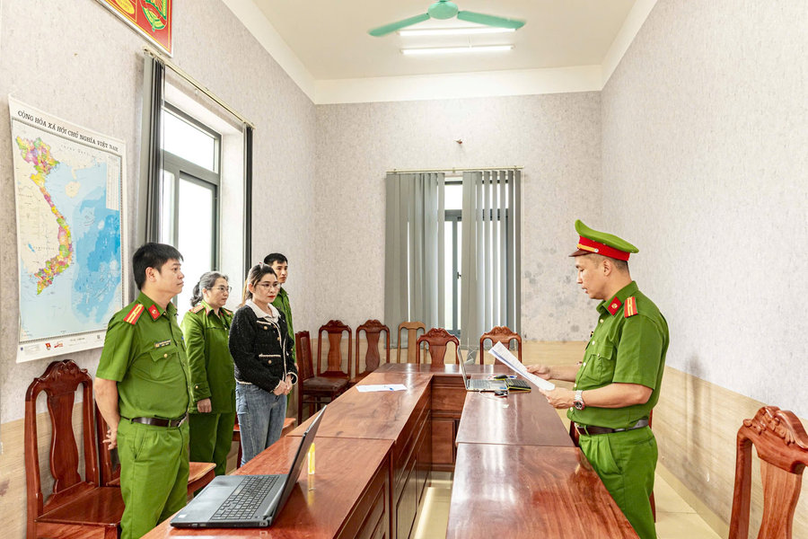 Bắt "nữ quái" mạo danh thẩm phán lừa đảo 1,3 tỷ đồng