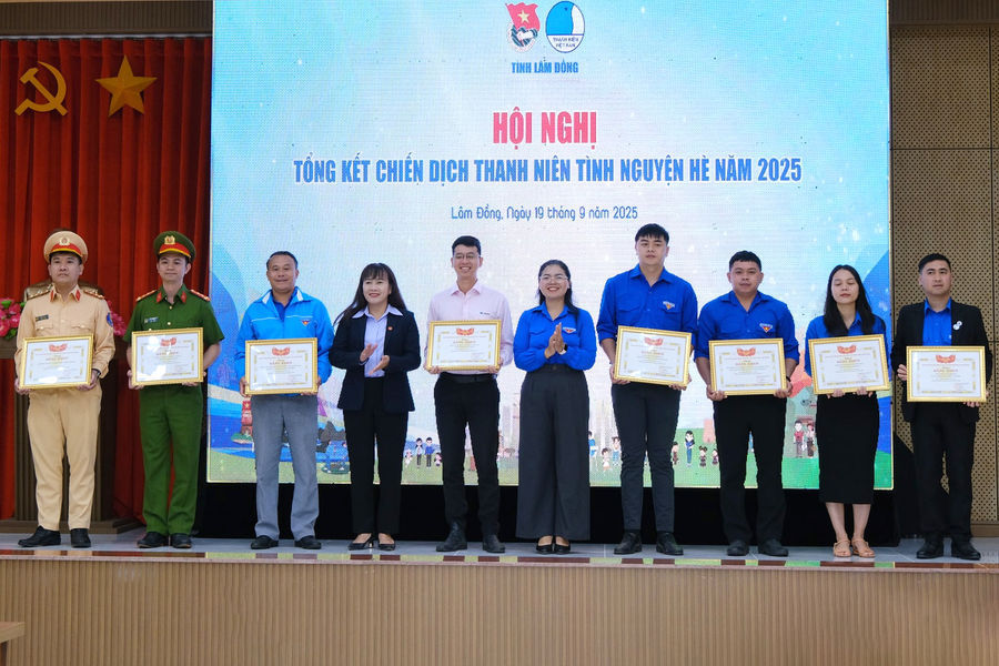 Hơn 9.200 tình nguyện viên góp sức làm nên mùa hè xanh ý nghĩa