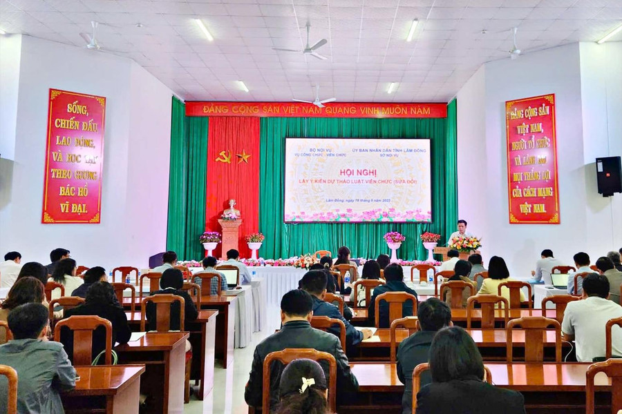 Bộ Nội vụ tổ chức góp ý dự thảo Luật Viên chức (sửa đổi)
