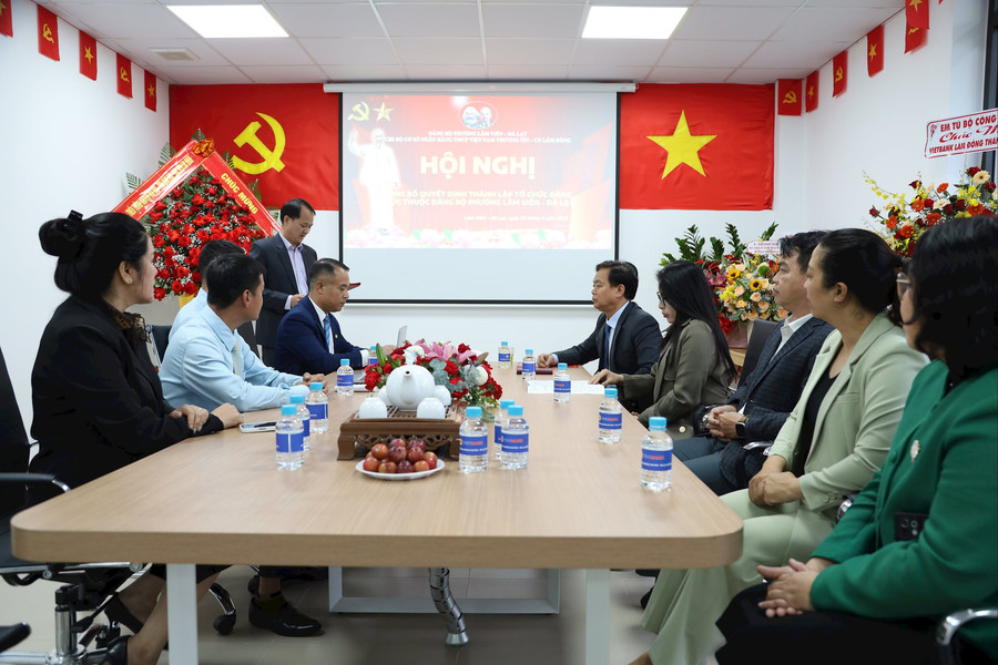 Thành lập Chi bộ cơ sở Ngân hàng TMCP Việt Nam Thương Tín - Chi nhánh Lâm Đồng