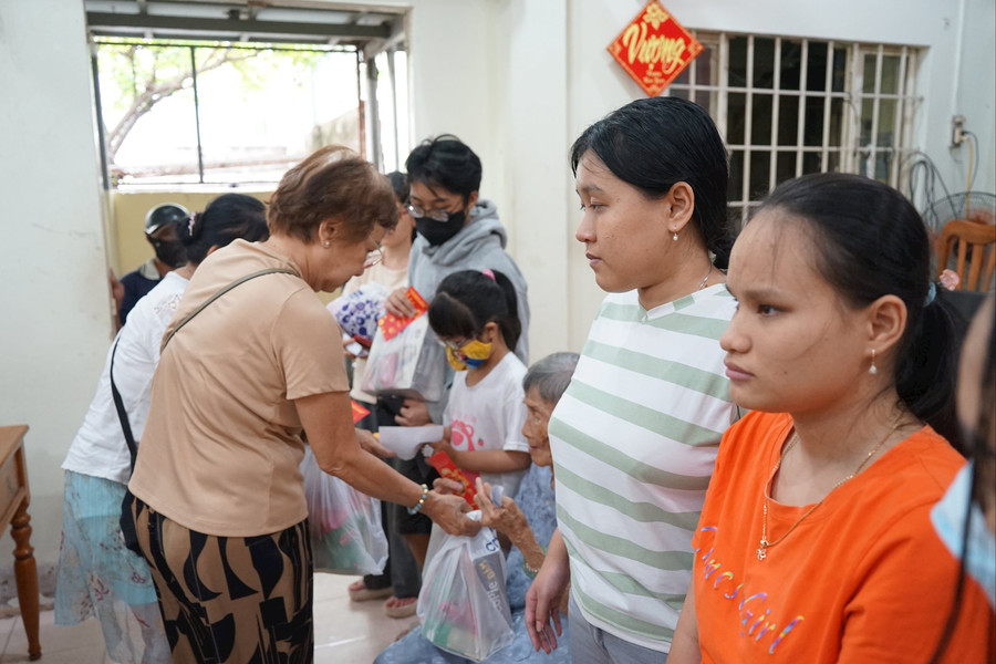 50 phần quà đến với người mù khó khăn tại Phan Thiết