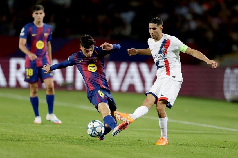 Champions League PSG hạ Barcelona, 'đội bóng tí hon' tiếp tục gây sốc