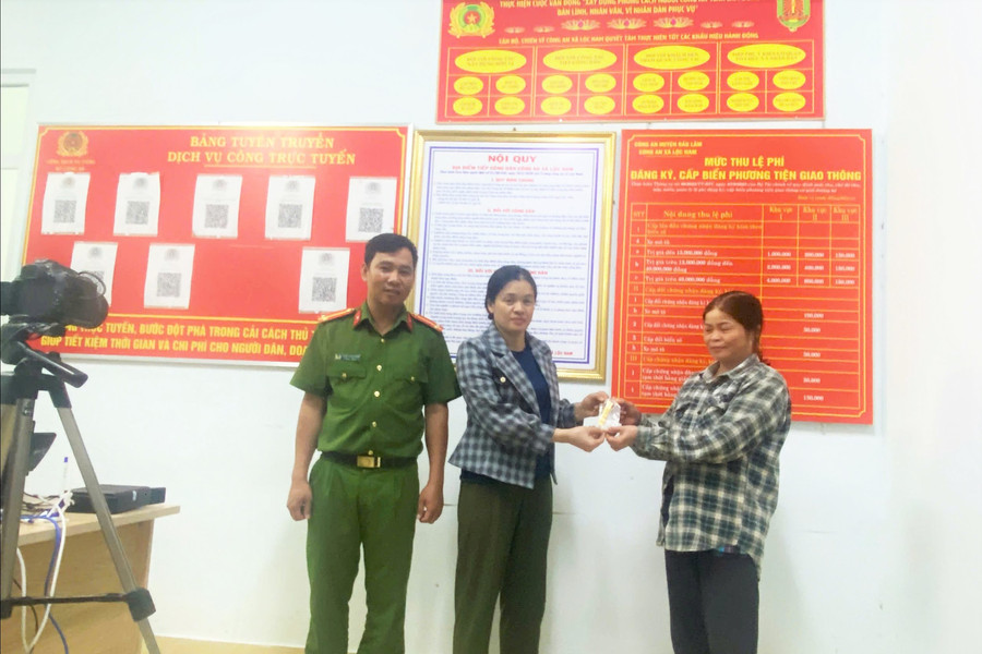 Người phụ nữ trả lại 5 chỉ vàng nhặt được cho người đánh rơi