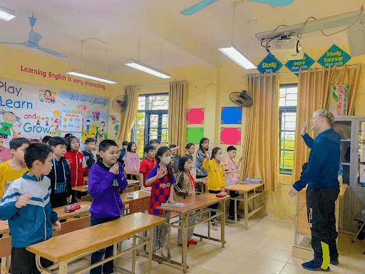 Thủ tục phê duyệt việc dạy và học bằng tiếng nước ngoài từ ngày 25/9/2025