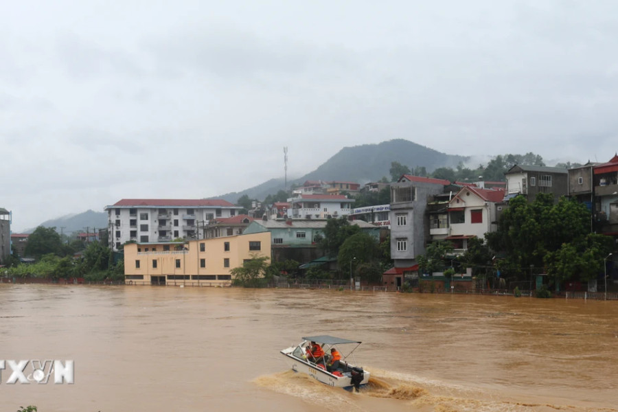 Quân đội sẵn sàng bay cứu hộ, cứu nạn, tiếp cận vùng bị chia cắt do mưa lũ