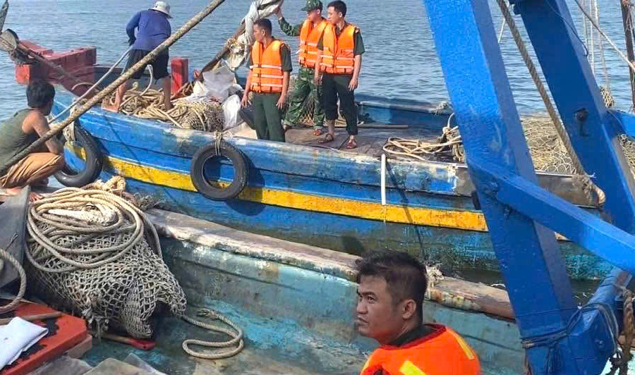 Ngăn chặn khai thác hải sản bất hợp pháp ở vùng biển Sơn Mỹ