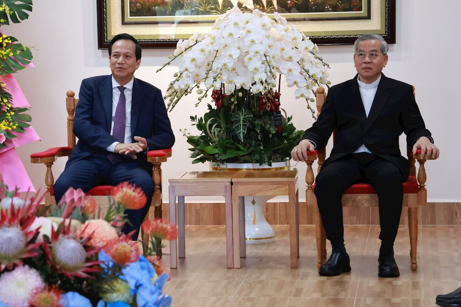 Bộ trưởng Đào Ngọc Dung chúc mừng thành công Đại hội XVI Hội đồng Giám mục Việt Nam